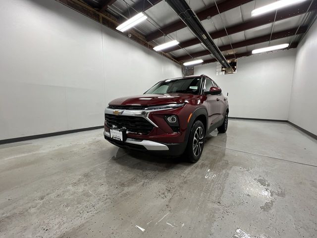2025 Chevrolet Trailblazer LT photo 4