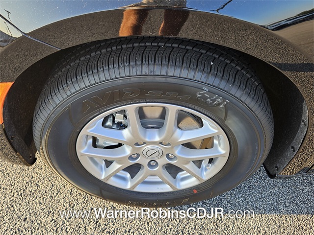 2026 Chrysler Pacifica photo 18