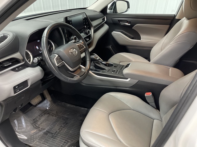 2022 Toyota Highlander XLE photo 14