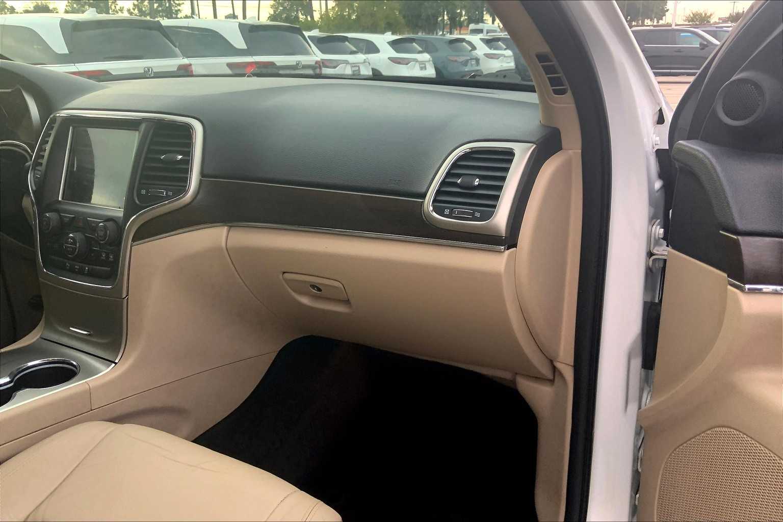 2015 Jeep Grand Cherokee Limited photo 16
