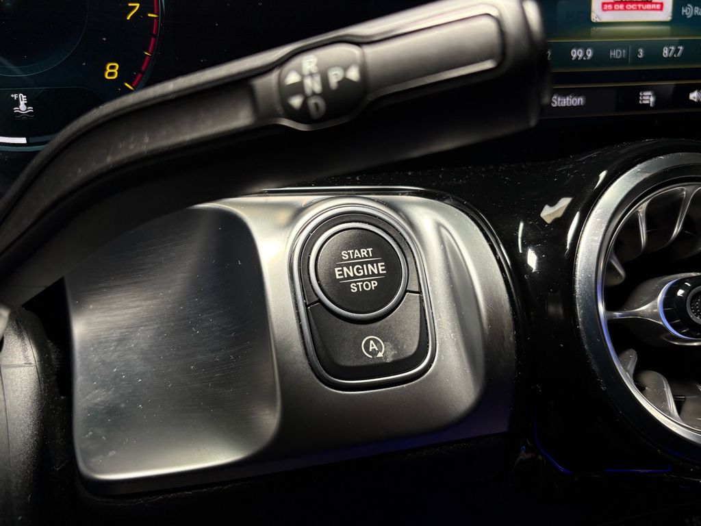 2022 Mercedes Benz GLB 250 photo 9