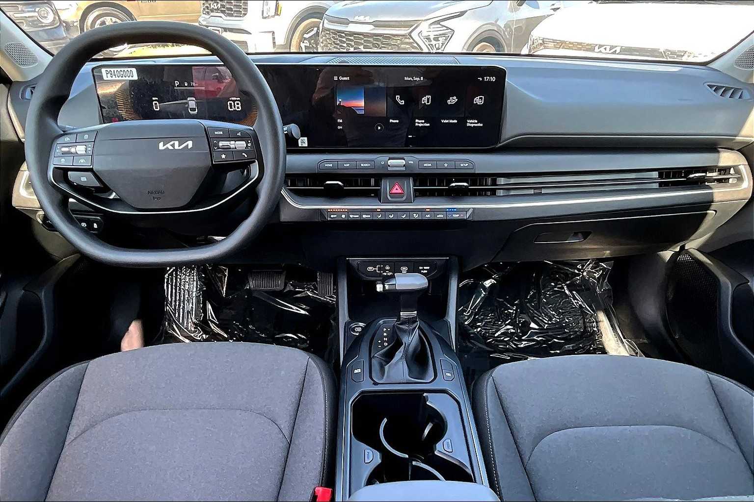 2025 Kia K4 LXS photo 13
