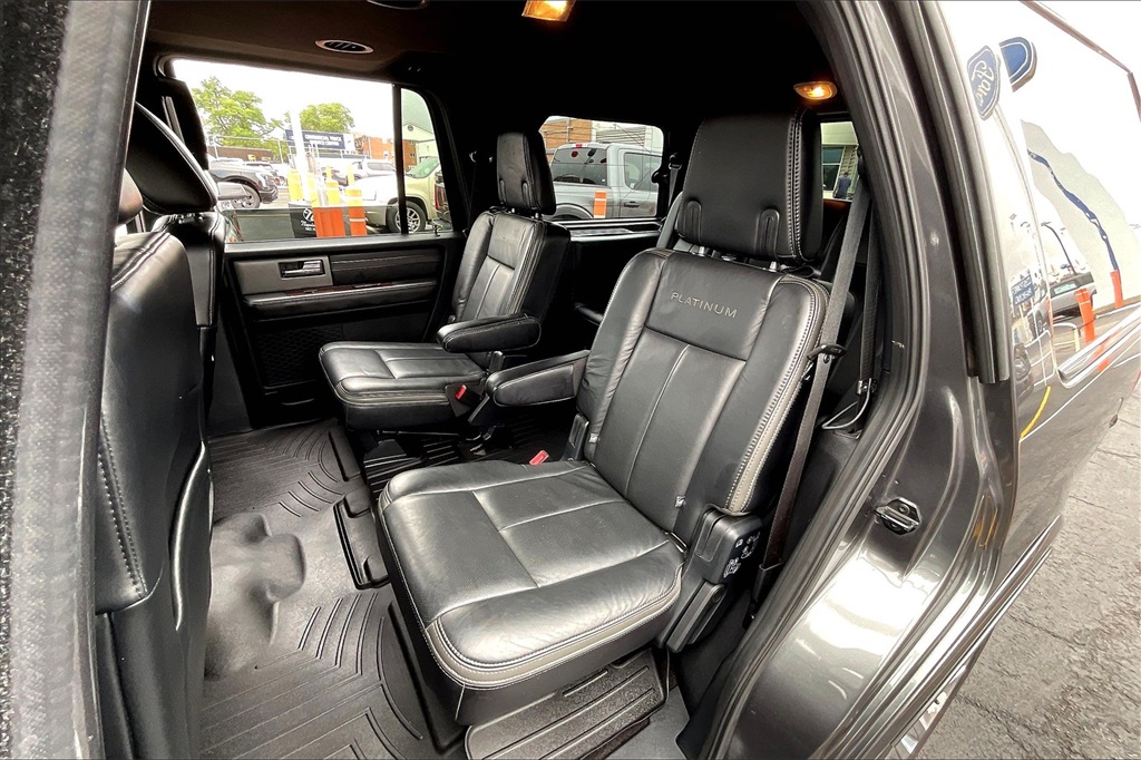 2016 Ford Expedition Platinum photo 23