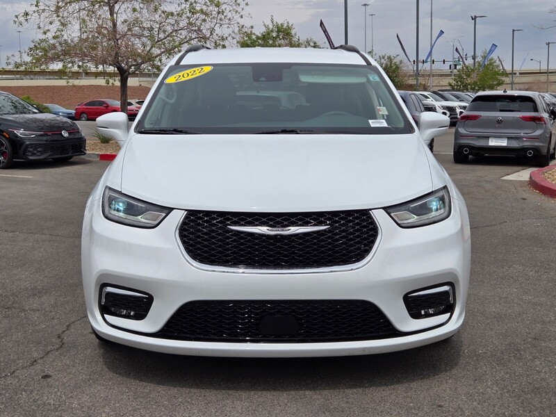 2022 Chrysler Pacifica Touring L photo 5