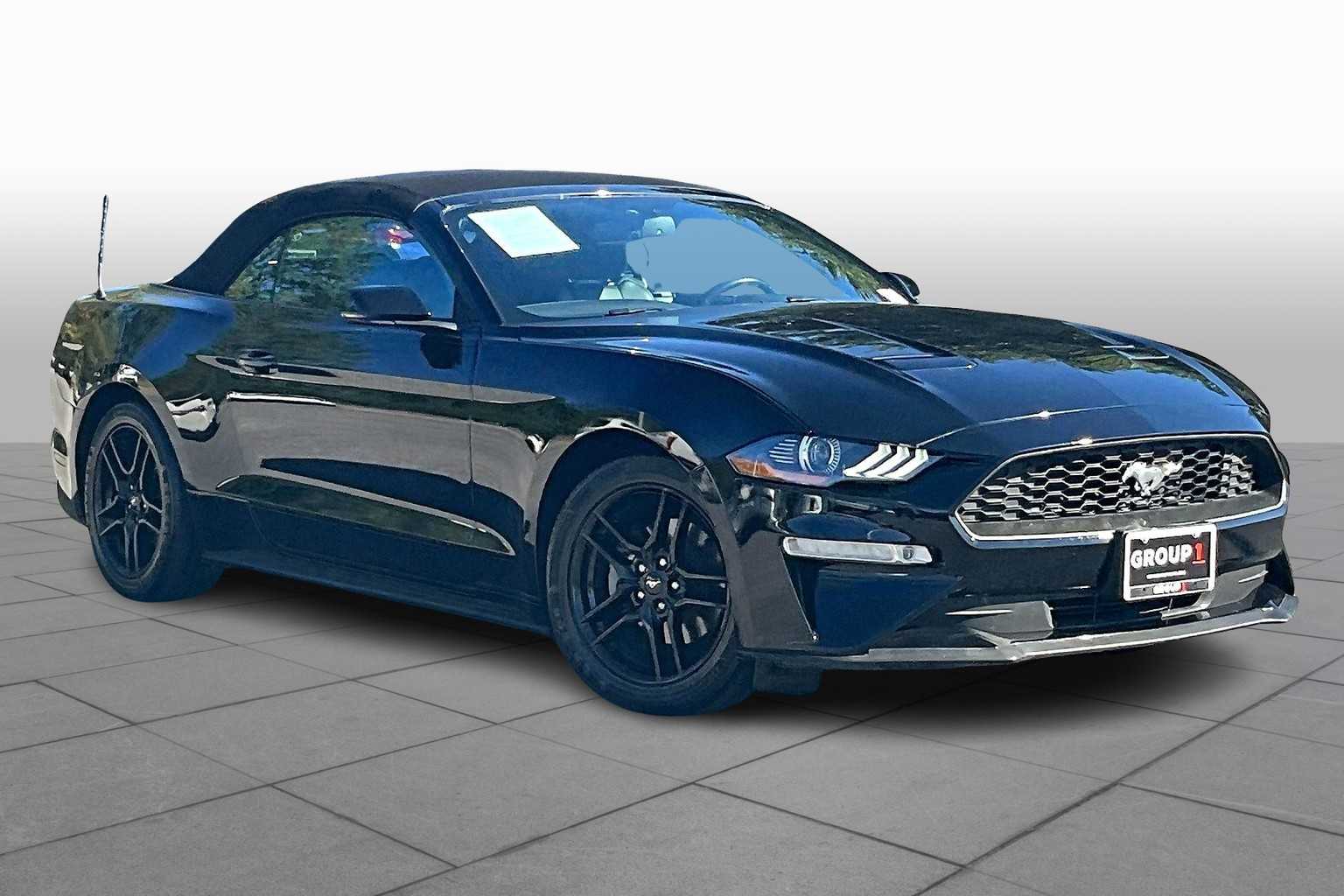2018 Ford Mustang EcoBoost Premium photo 2