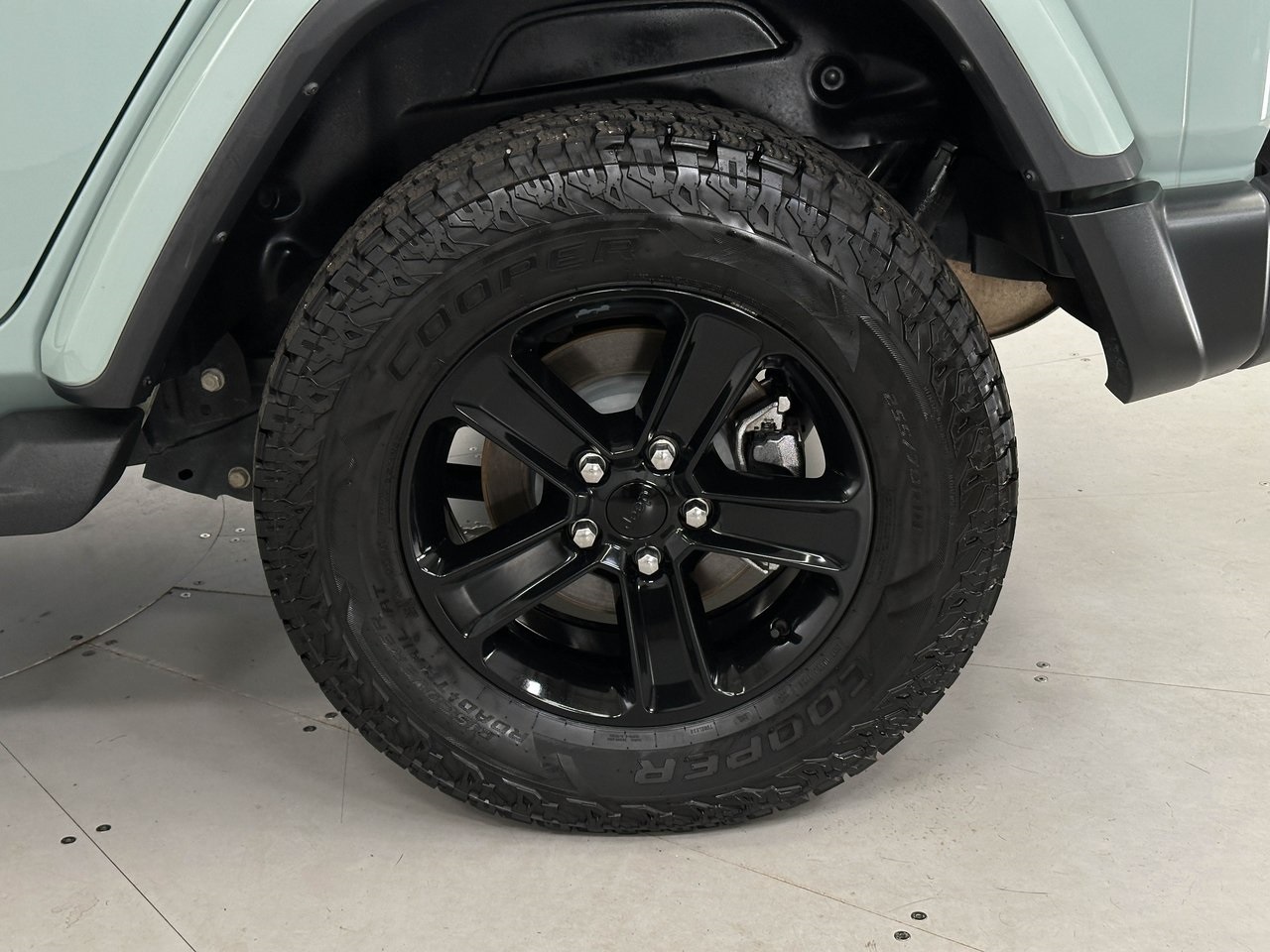 2023 Jeep Wrangler Altitude photo 32