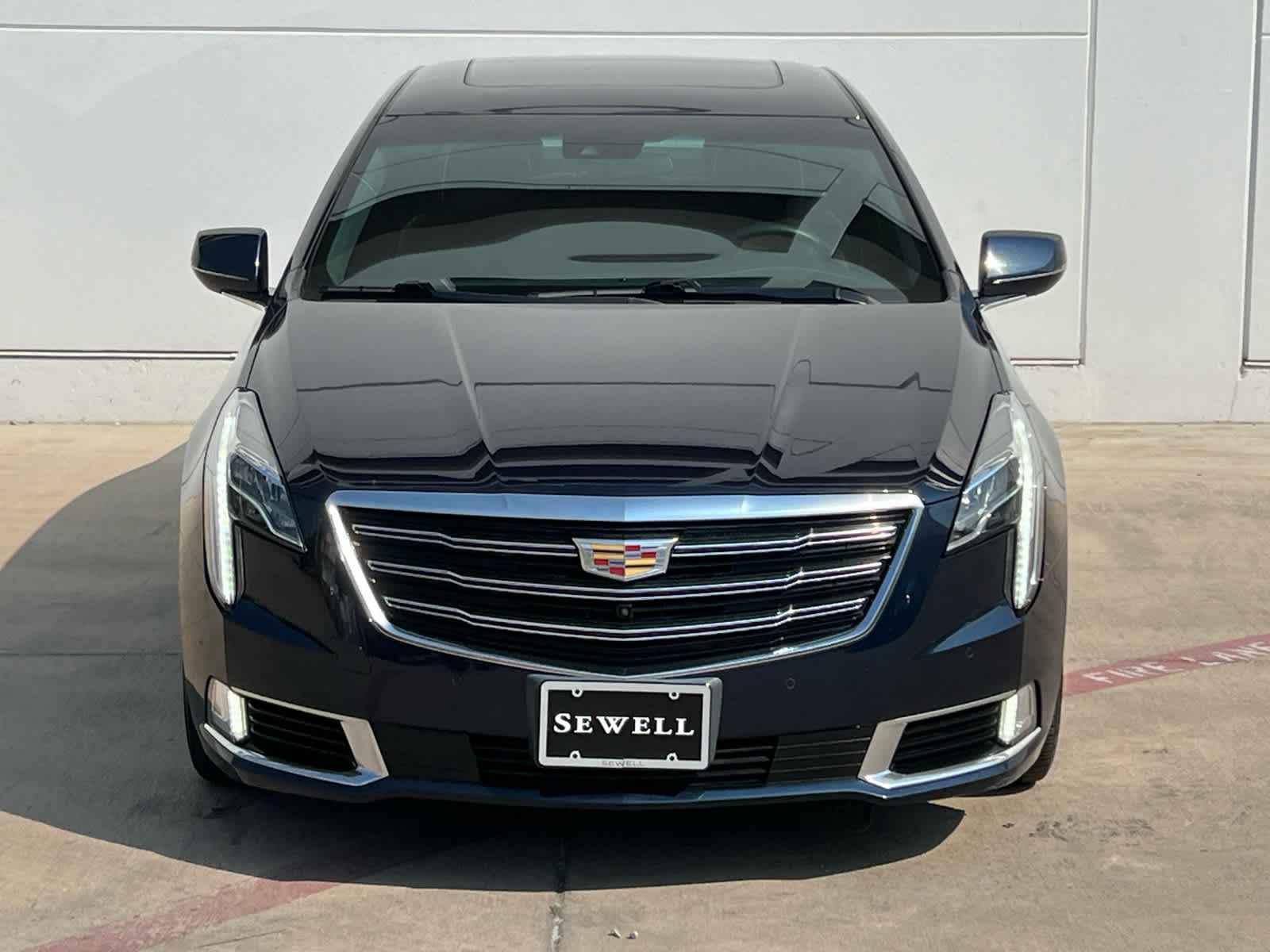 2018 Cadillac XTS Luxury photo 2