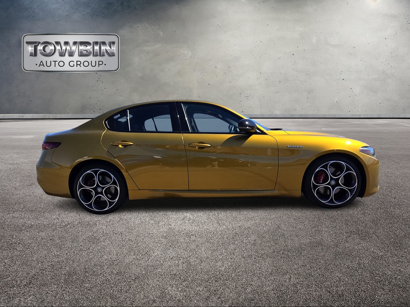 2022 Alfa Romeo Giulia Ti - VELOCE photo 3