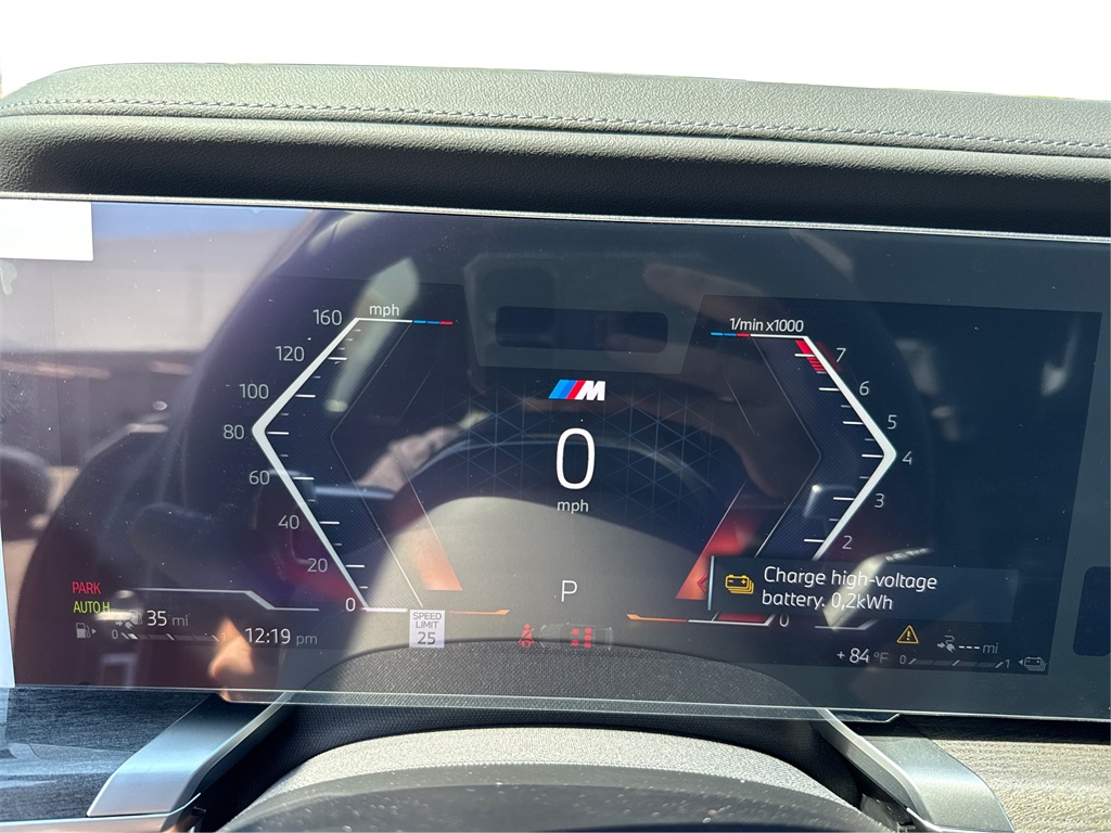 2026 Bmw 750e photo 17