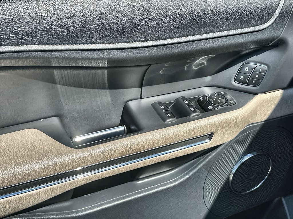 2022 Ford Expedition XLT MAX photo 22