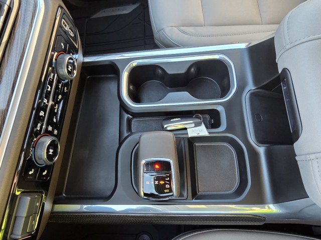 2026 Chevrolet Silverado 1500 RST photo 2