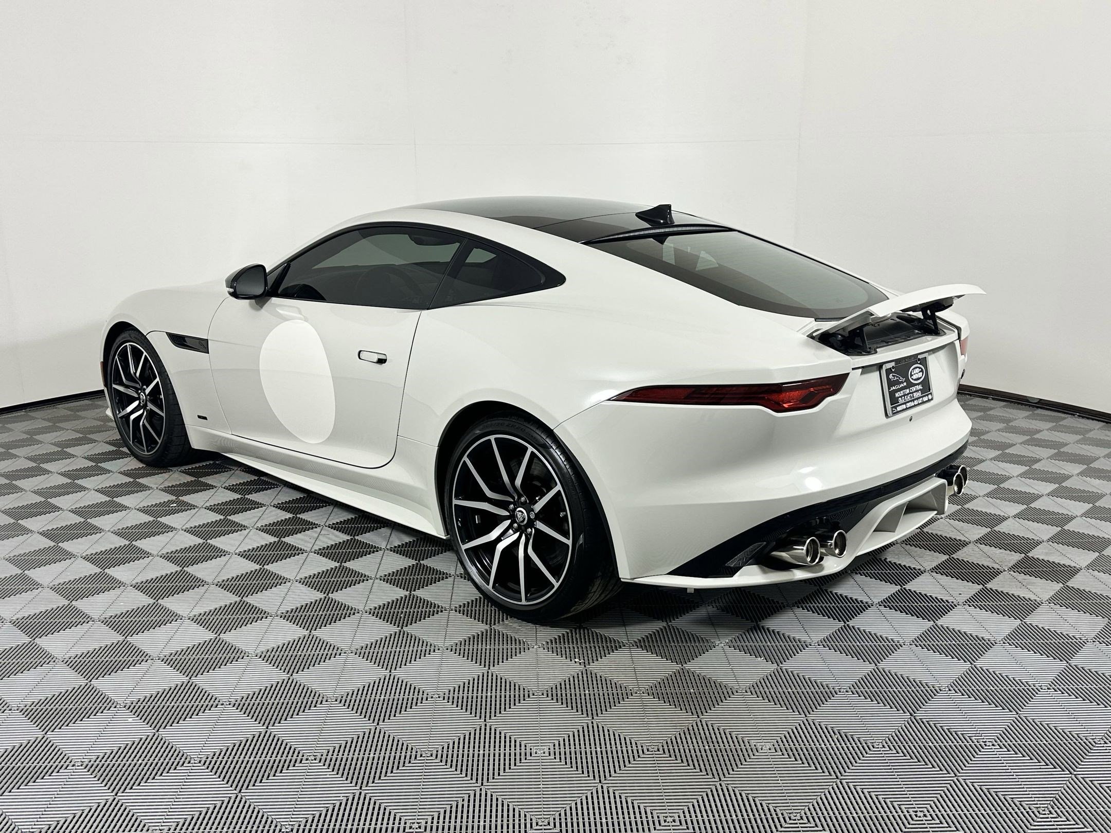2024 Jaguar F-TYPE P575 R75 photo 3