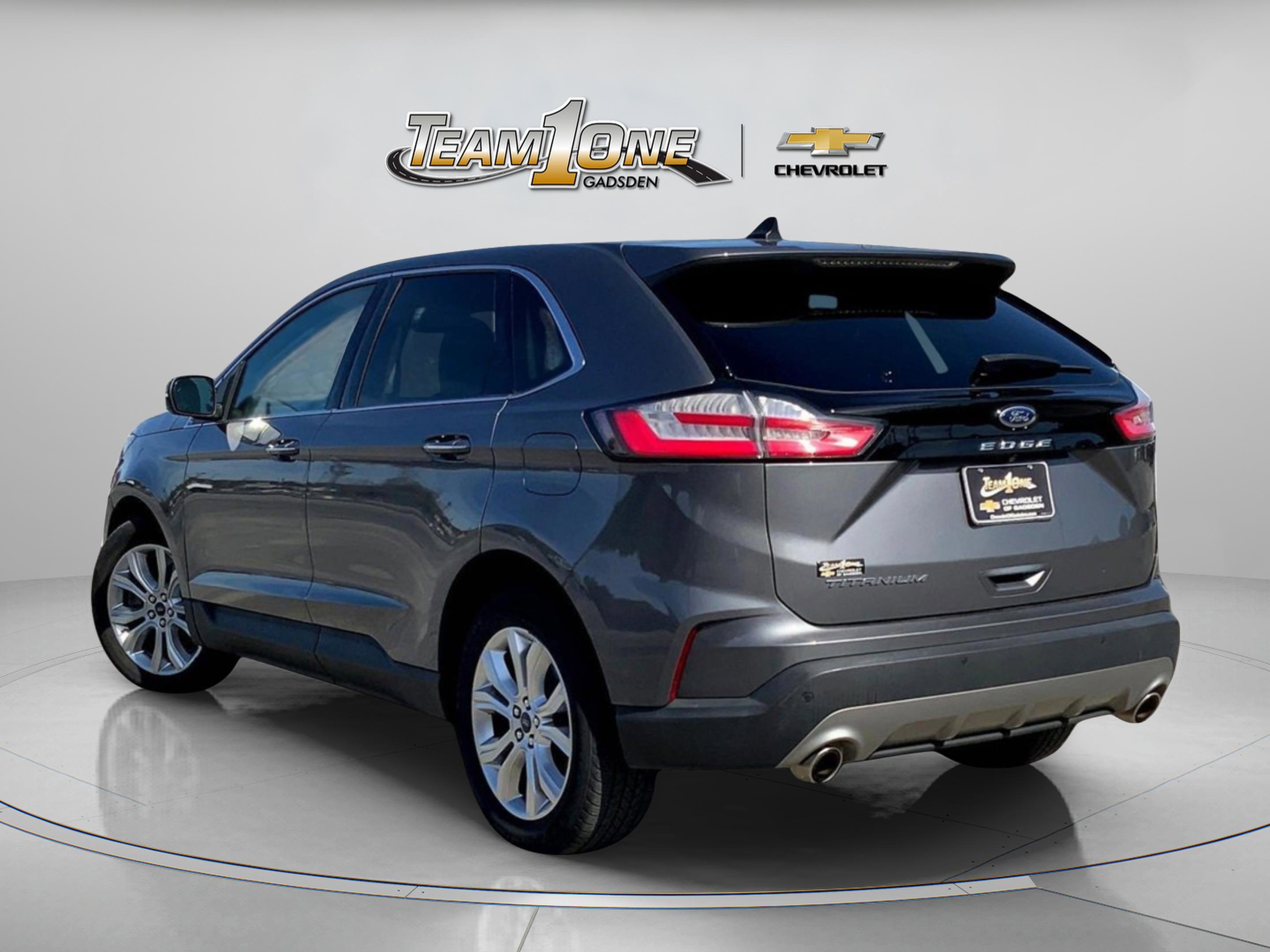 2021 Ford Edge Titanium photo 4
