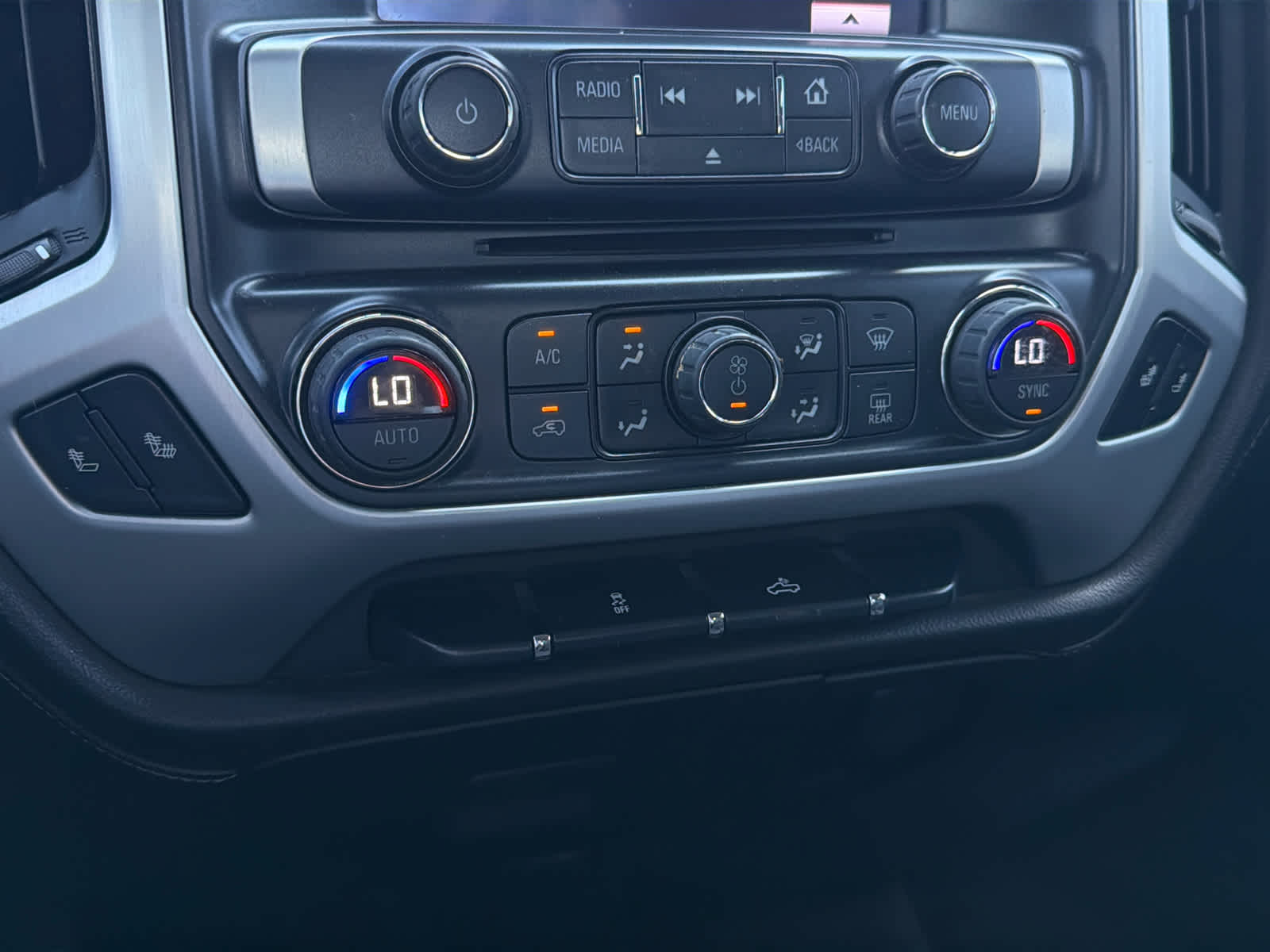 2016 Gmc Sierra 1500 SLE photo 25