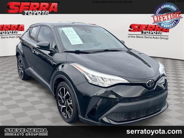 2020 Toyota C-HR XLE's photo