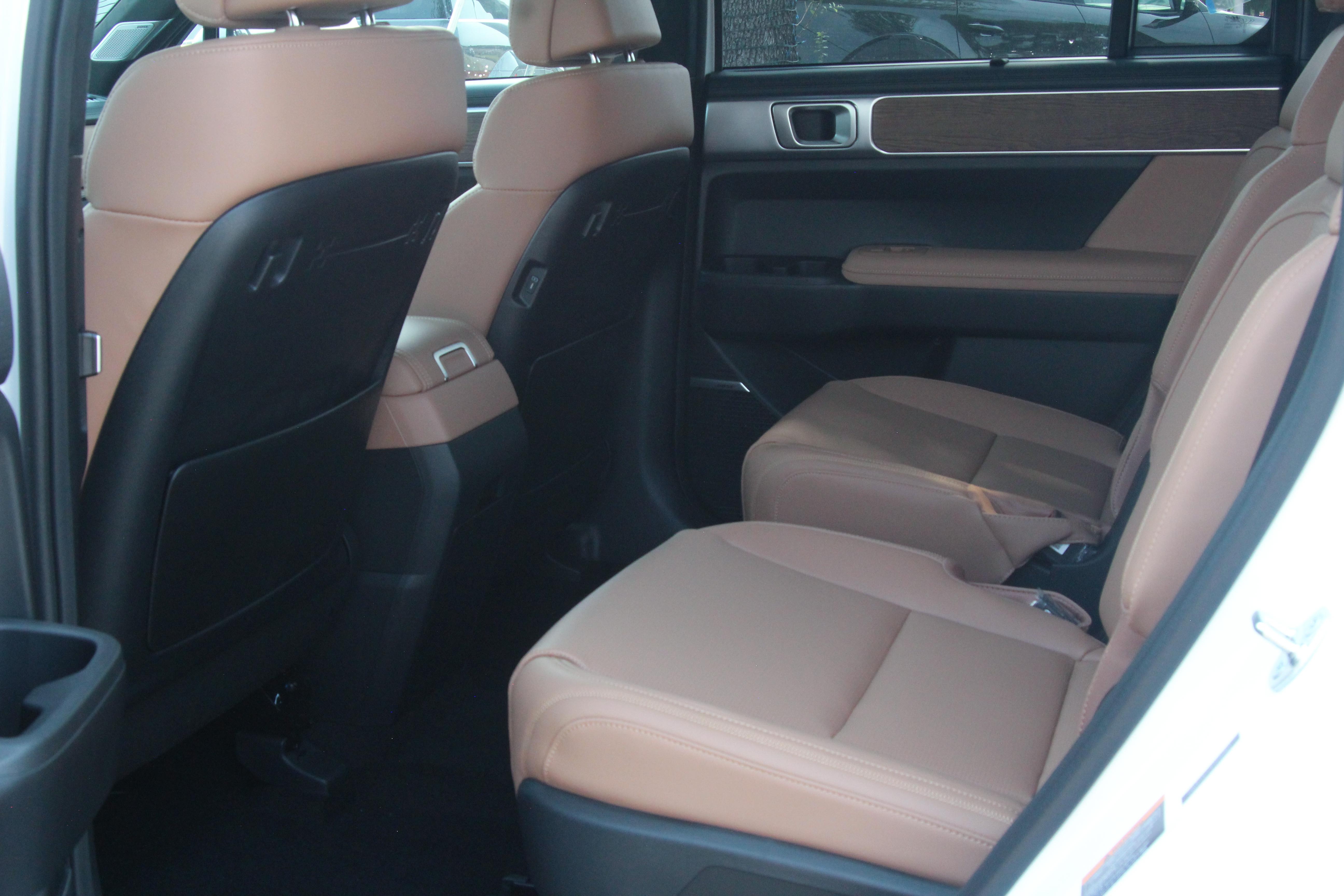 2026 Hyundai Santa Fe Calligraphy photo 9