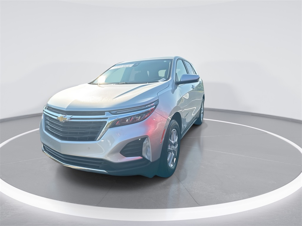 2022 Chevrolet Equinox LT photo 3