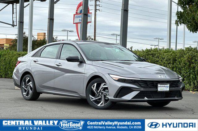 2025 Hyundai Elantra SEL's photo