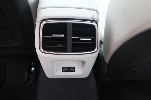 2025 Genesis G70 2.5T photo 4