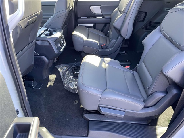 2025 Ford Expedition MAX photo 4