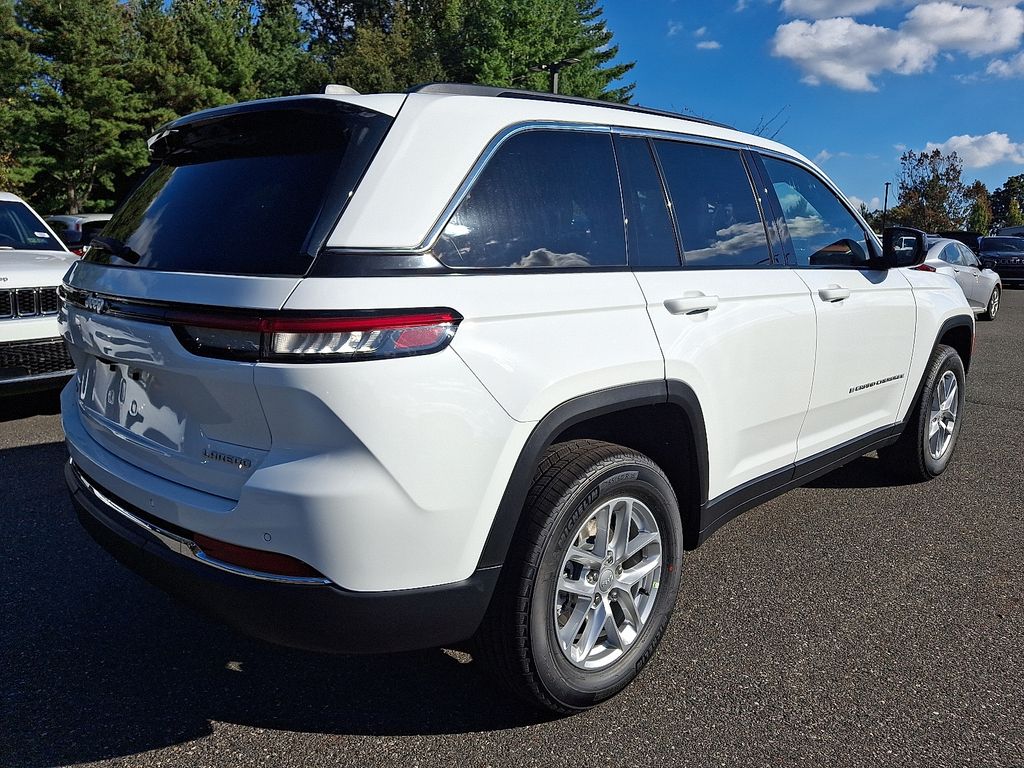 2025 Jeep Grand Cherokee Laredo X photo 4