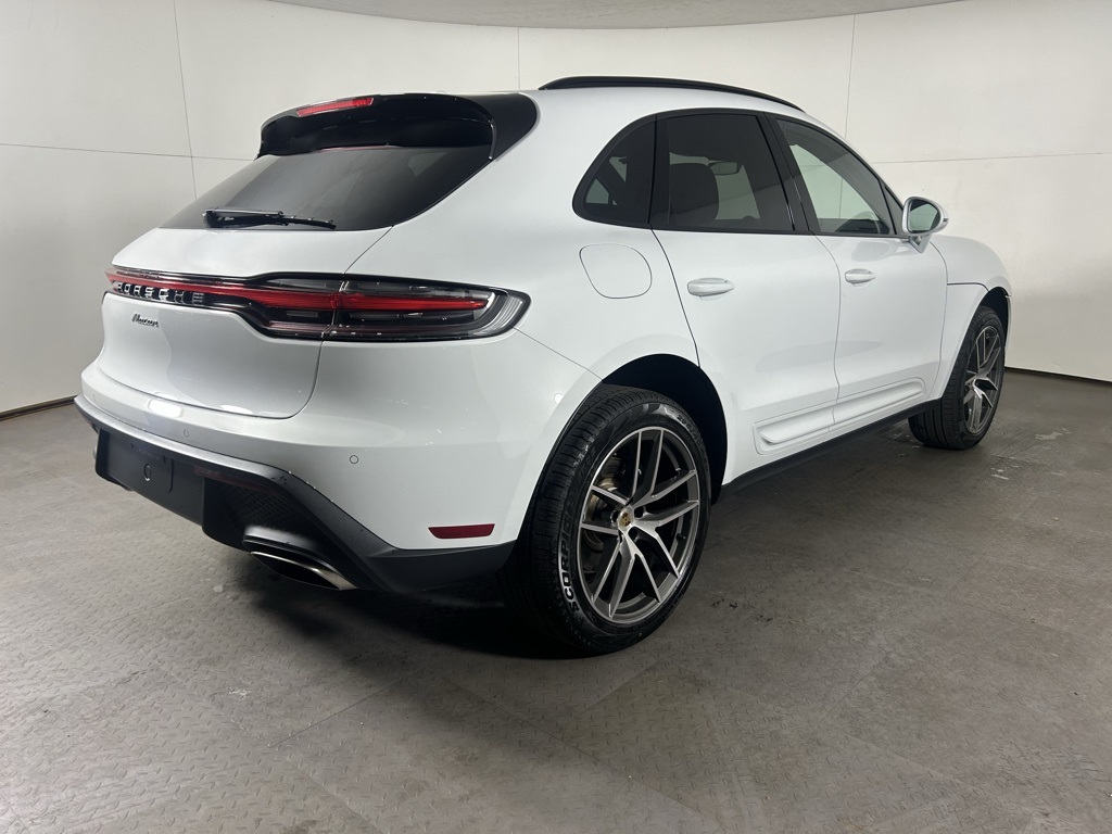 2024 Porsche Macan photo 5
