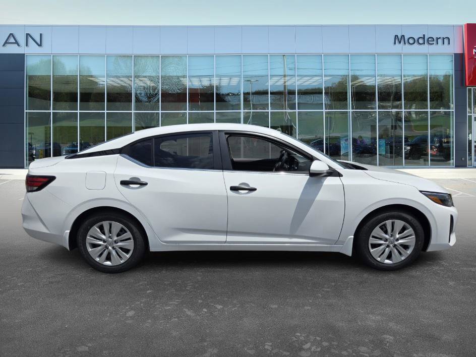 2025 Nissan Sentra S photo 4