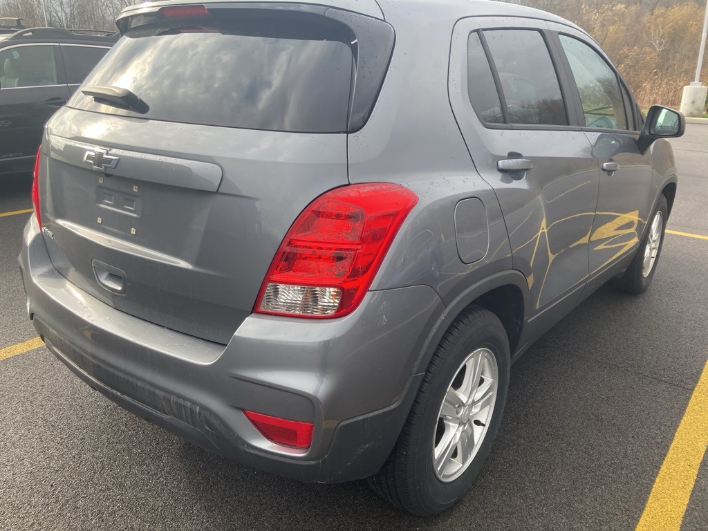 2020 Chevrolet Trax LS photo 4