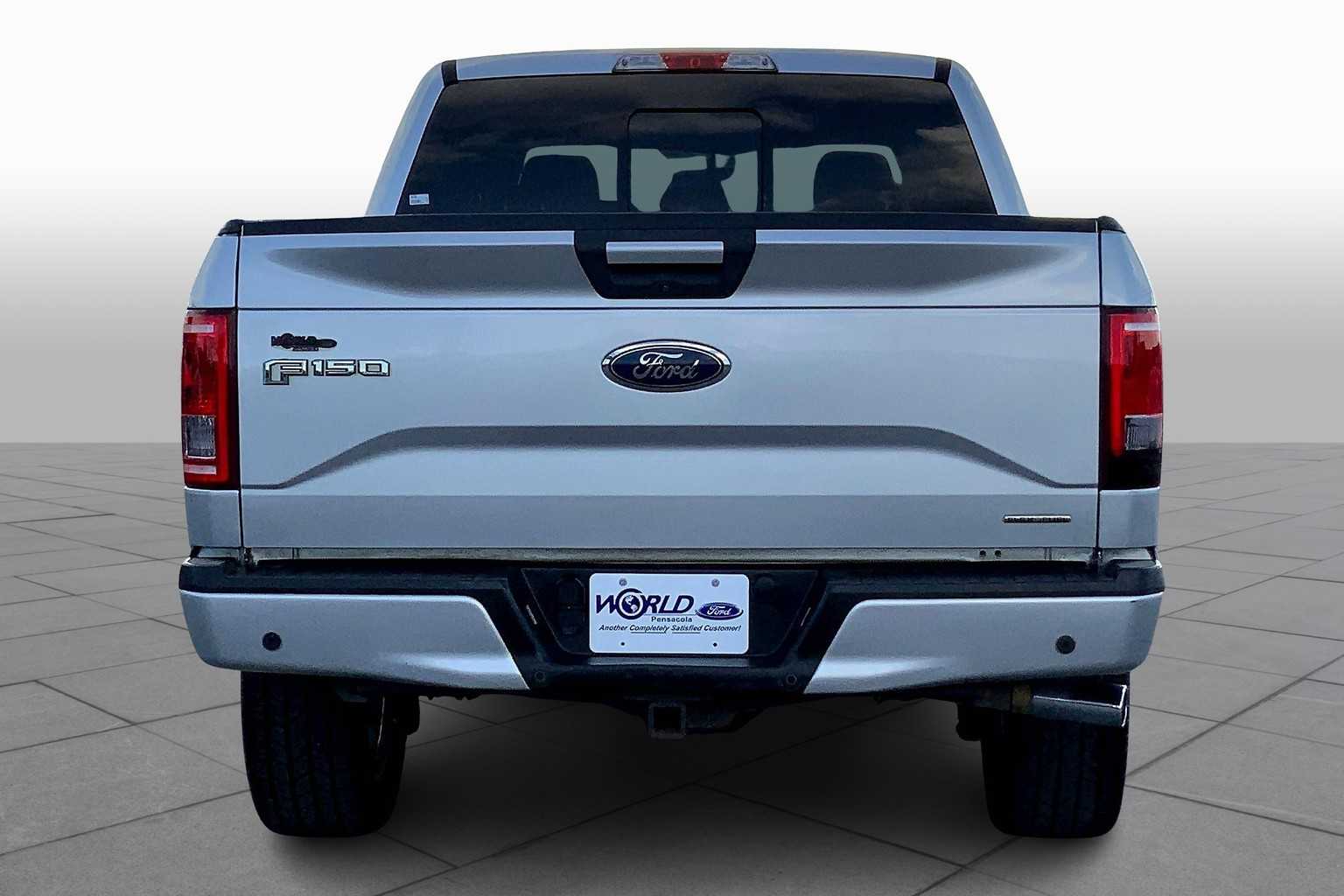 2015 Ford F-150 XLT photo 4