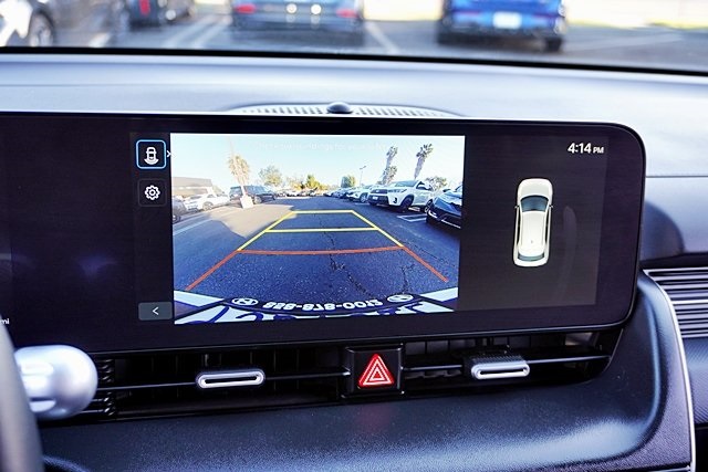 Used 2025 Black Hyundai SEL image 27