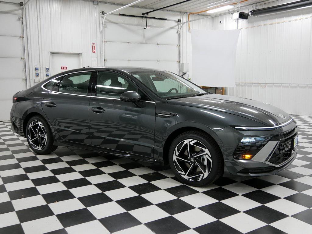 2026 Hyundai Sonata SEL's photo