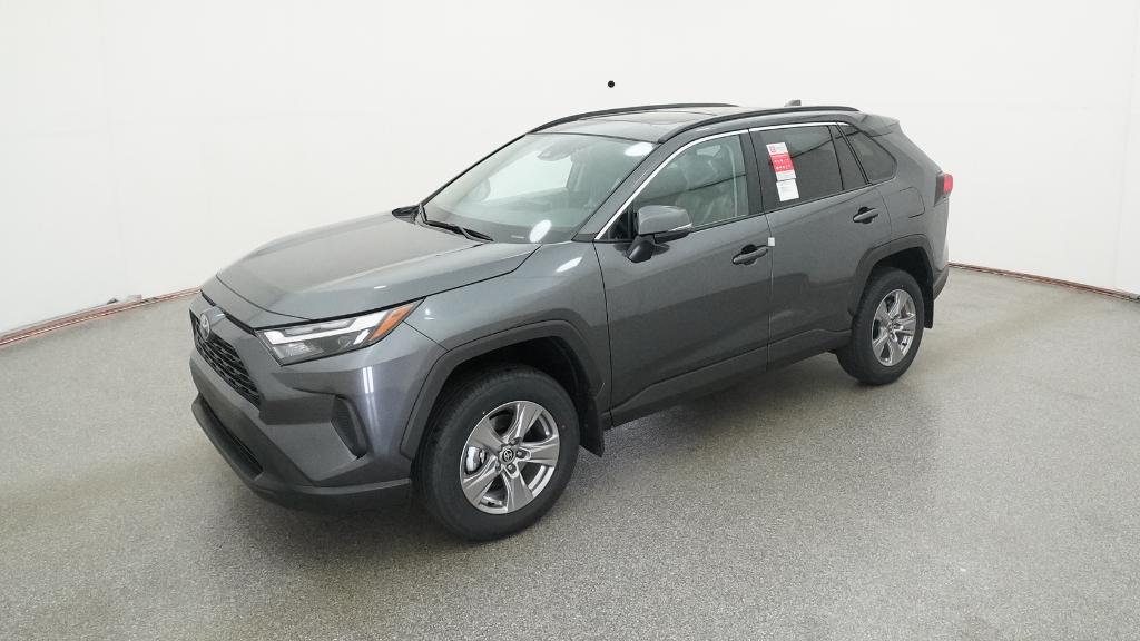 2025 Toyota RAV4 XLE's photo