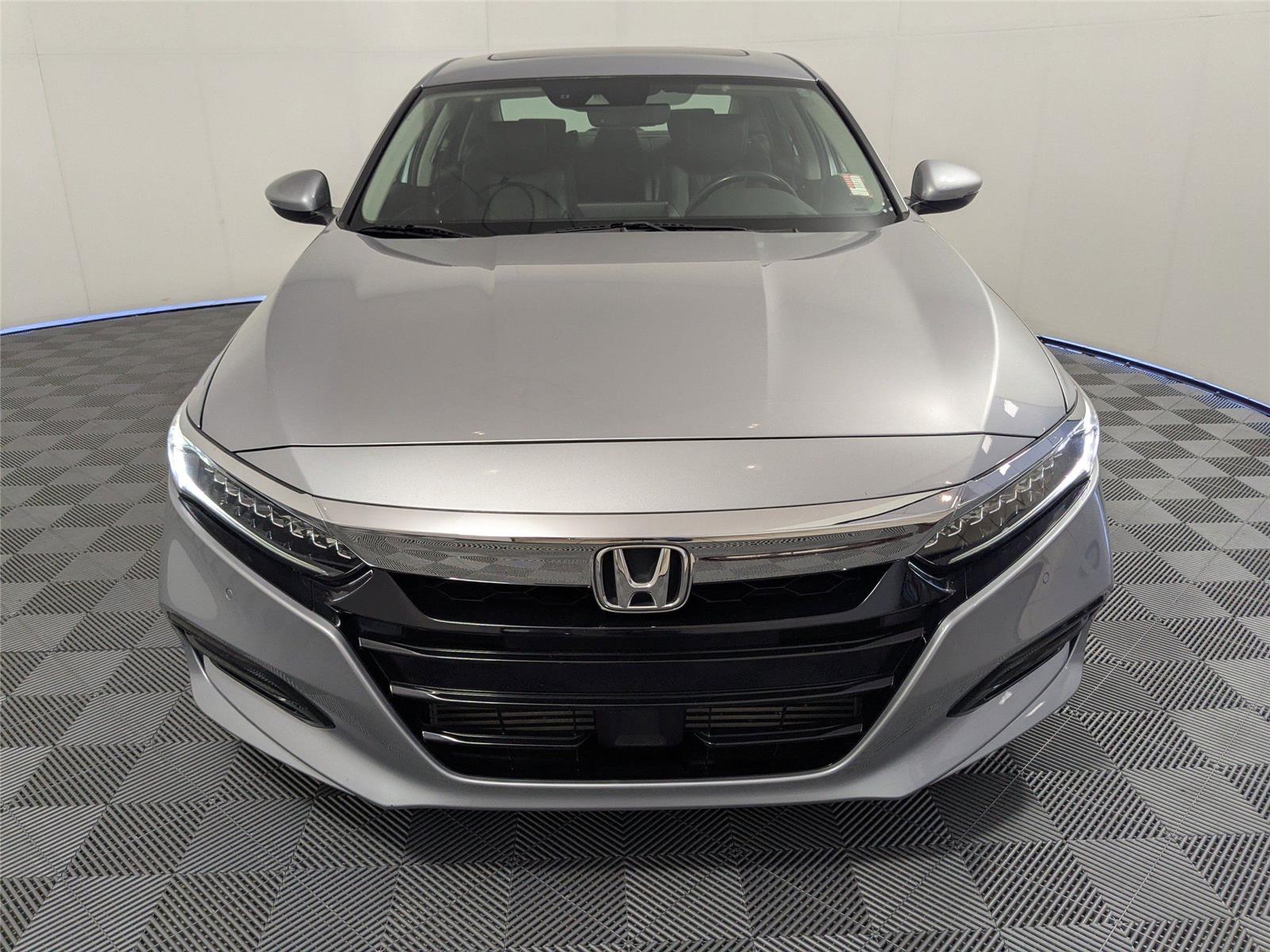2018 Honda Accord Touring photo 21
