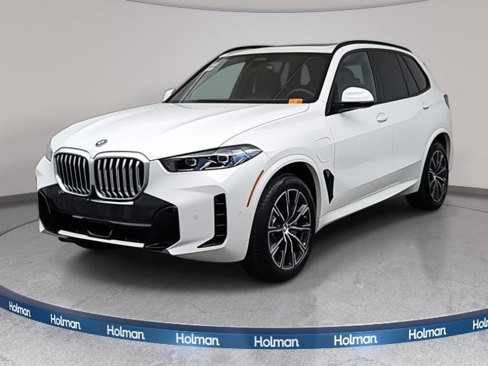 2026 BMW X5 50e's photo