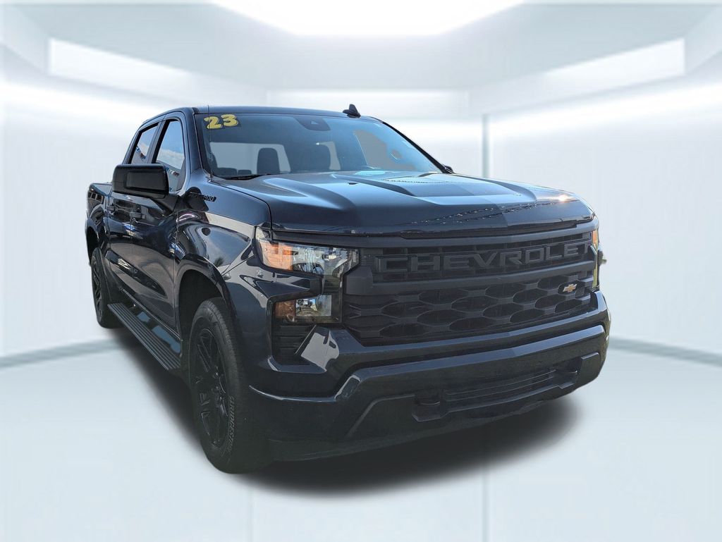 2023 Chevrolet Silverado 1500 Custom photo 3