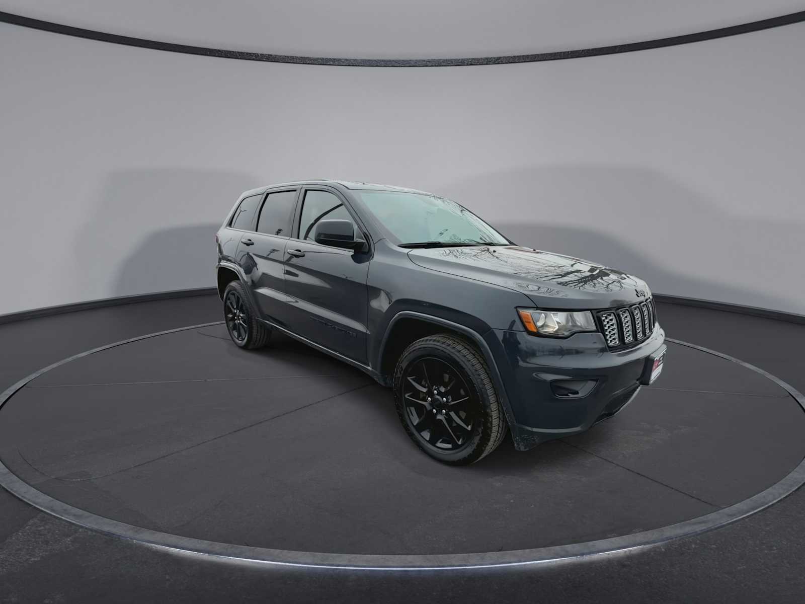 Used 2017 Jeep Grand Cherokee Altitude with VIN 1C4RJFAG1HC895138 for sale in Eatontown, NJ