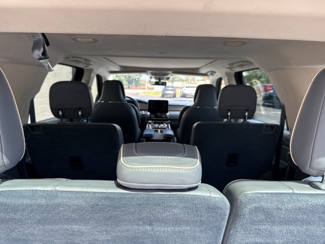 2018 Lincoln Navigator Black Label photo 16