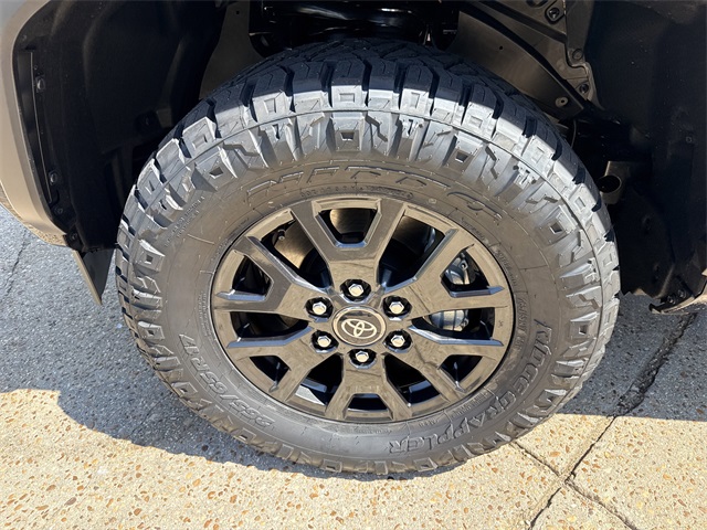 2025 Toyota 4Runner SR5 photo 9