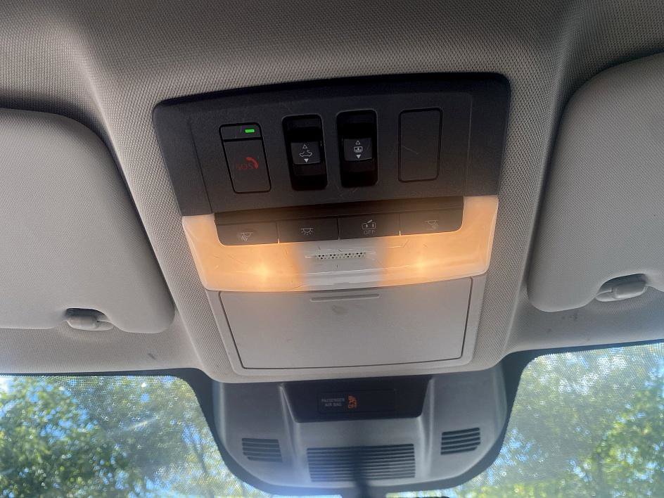 2023 Nissan Rogue SV photo 13