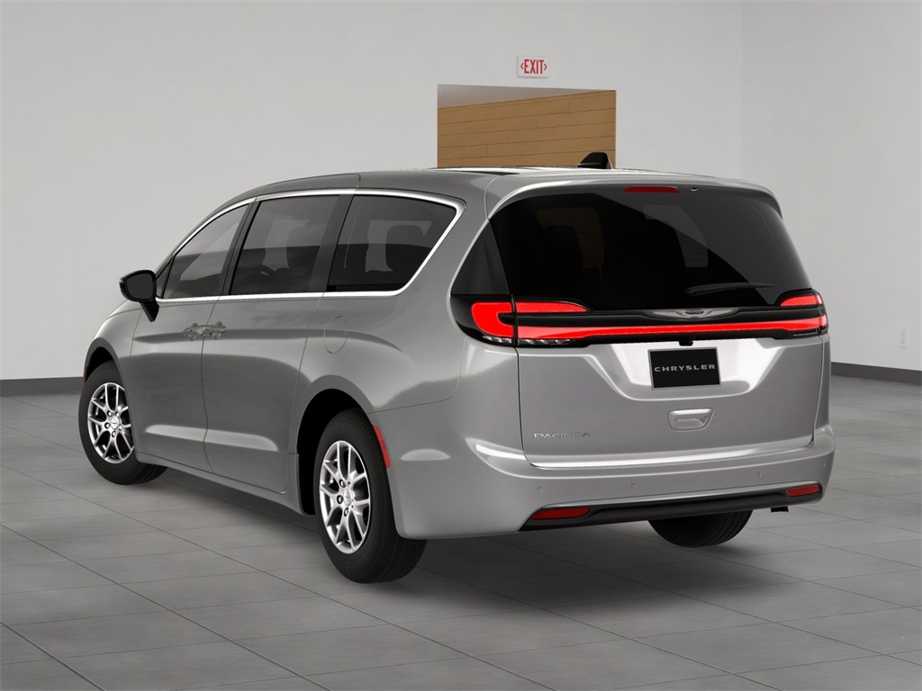 2026 Chrysler Pacifica photo 4