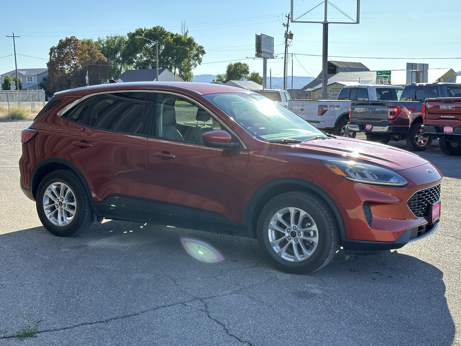 2020 Ford Escape SE photo 3