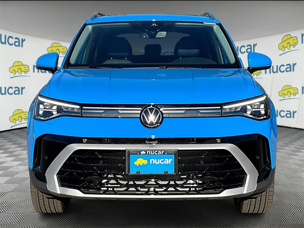 2025 Volkswagen Taos SEL photo 2