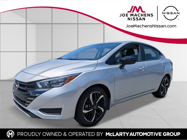 2025 Nissan Versa Sedan SR's photo