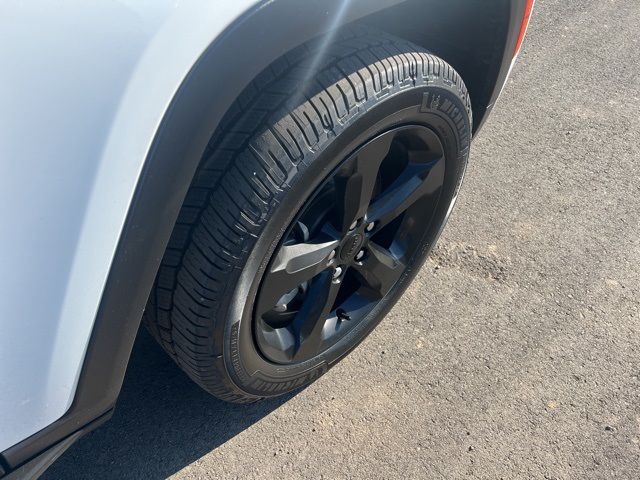 2023 Jeep Grand Cherokee Limited photo 4