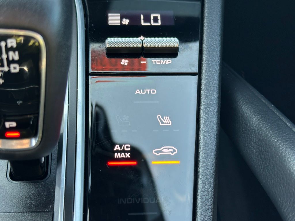 2022 Porsche Cayenne Coupe Base photo 36