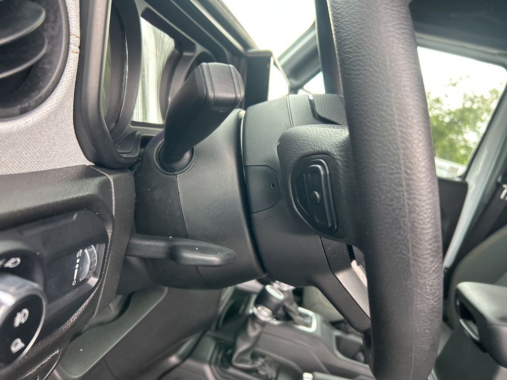 2024 Jeep Gladiator Sport photo 32
