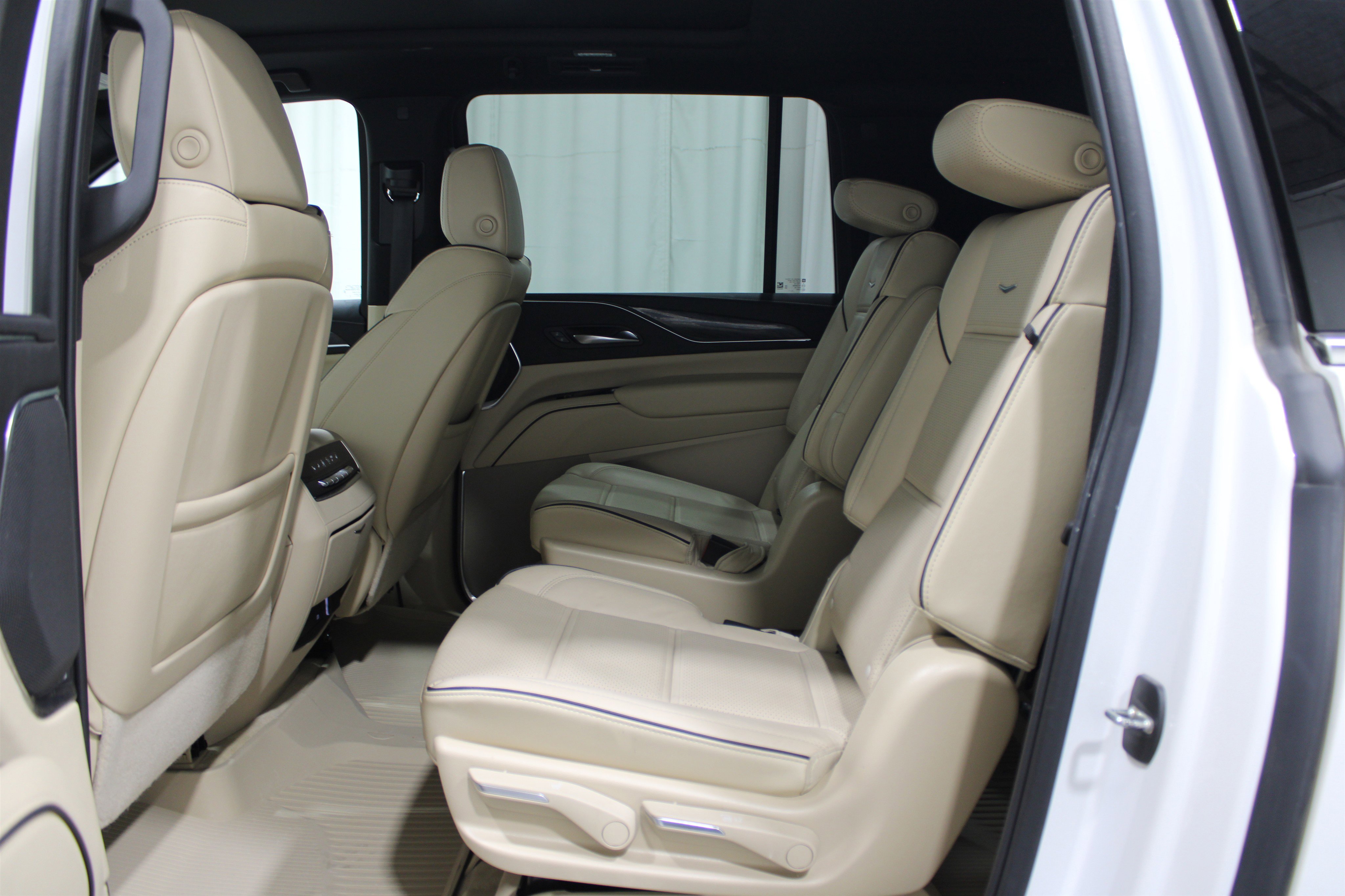 2023 Cadillac Escalade ESV Premium Luxury photo 22