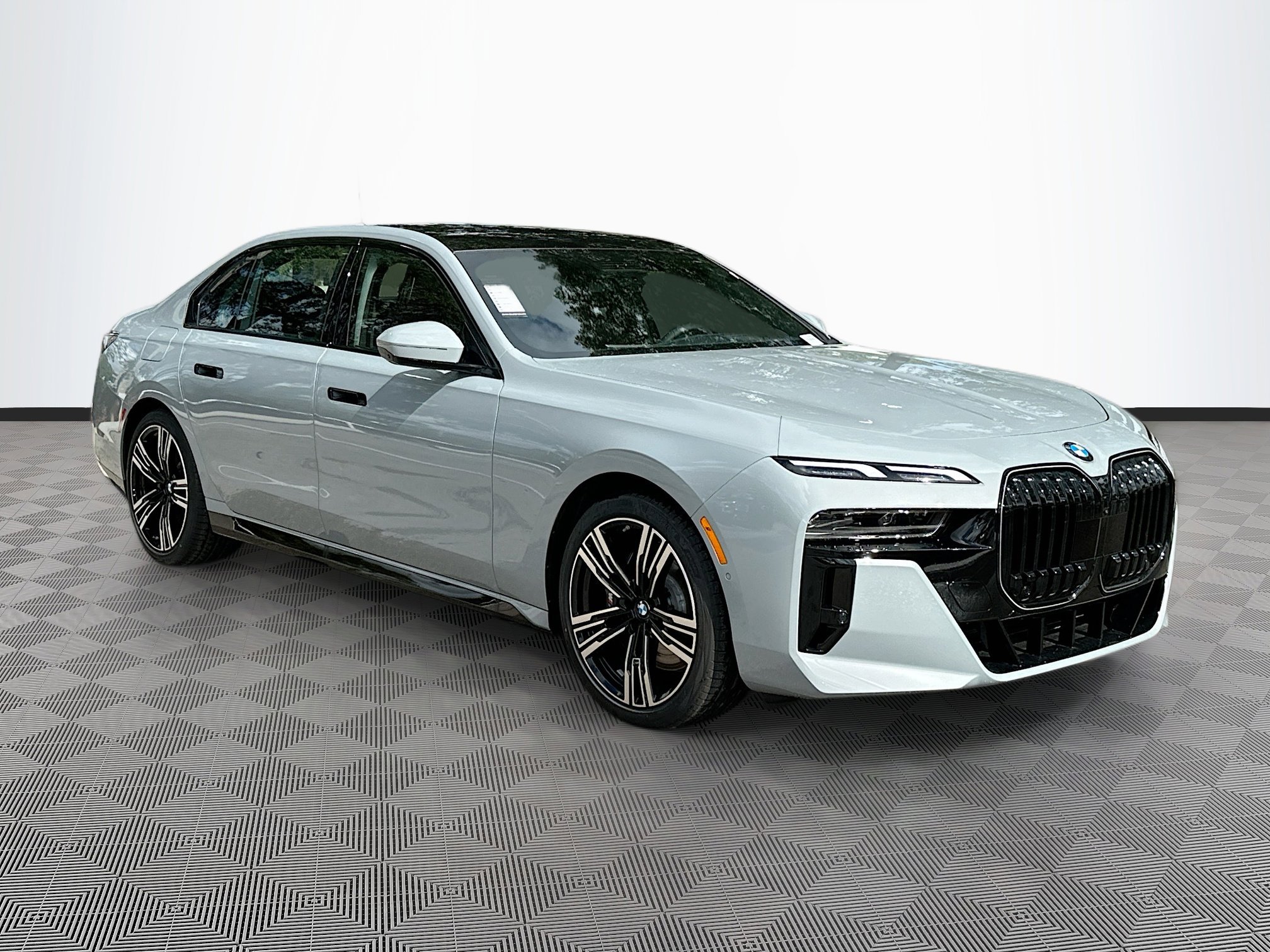 2025 BMW 7 Series 760i's photo