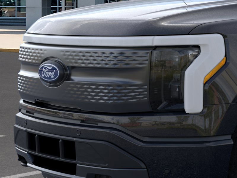 2025 Ford F-150 Lightning photo 16