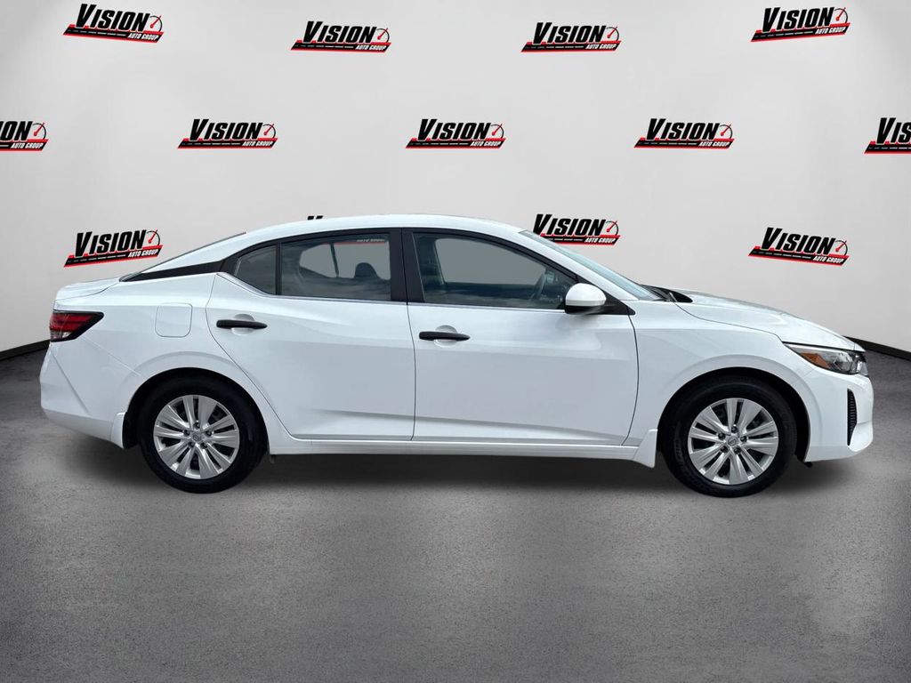 2025 Nissan Sentra S photo 4